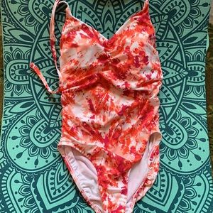 NWOT TIME AND TRU ONE PIECE TIE-DYE SWIMSUIT SZ M